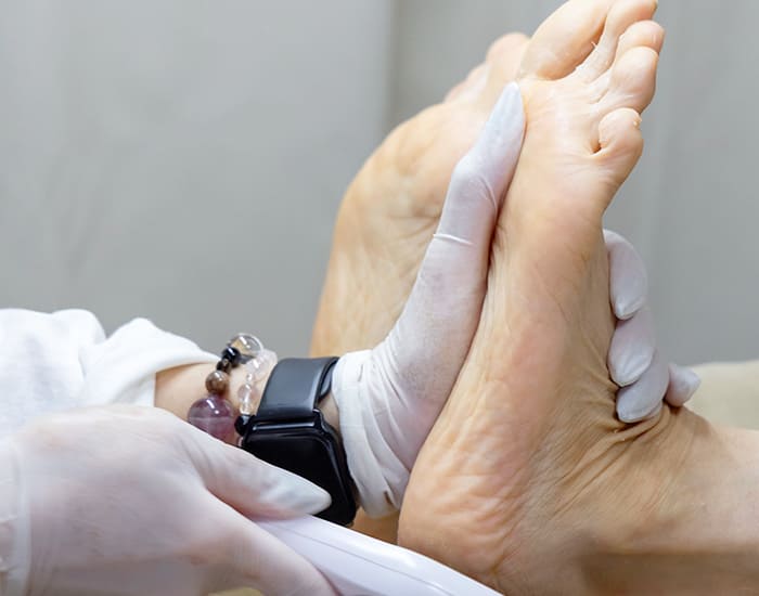 足裏をなめらかに整える角質ケア